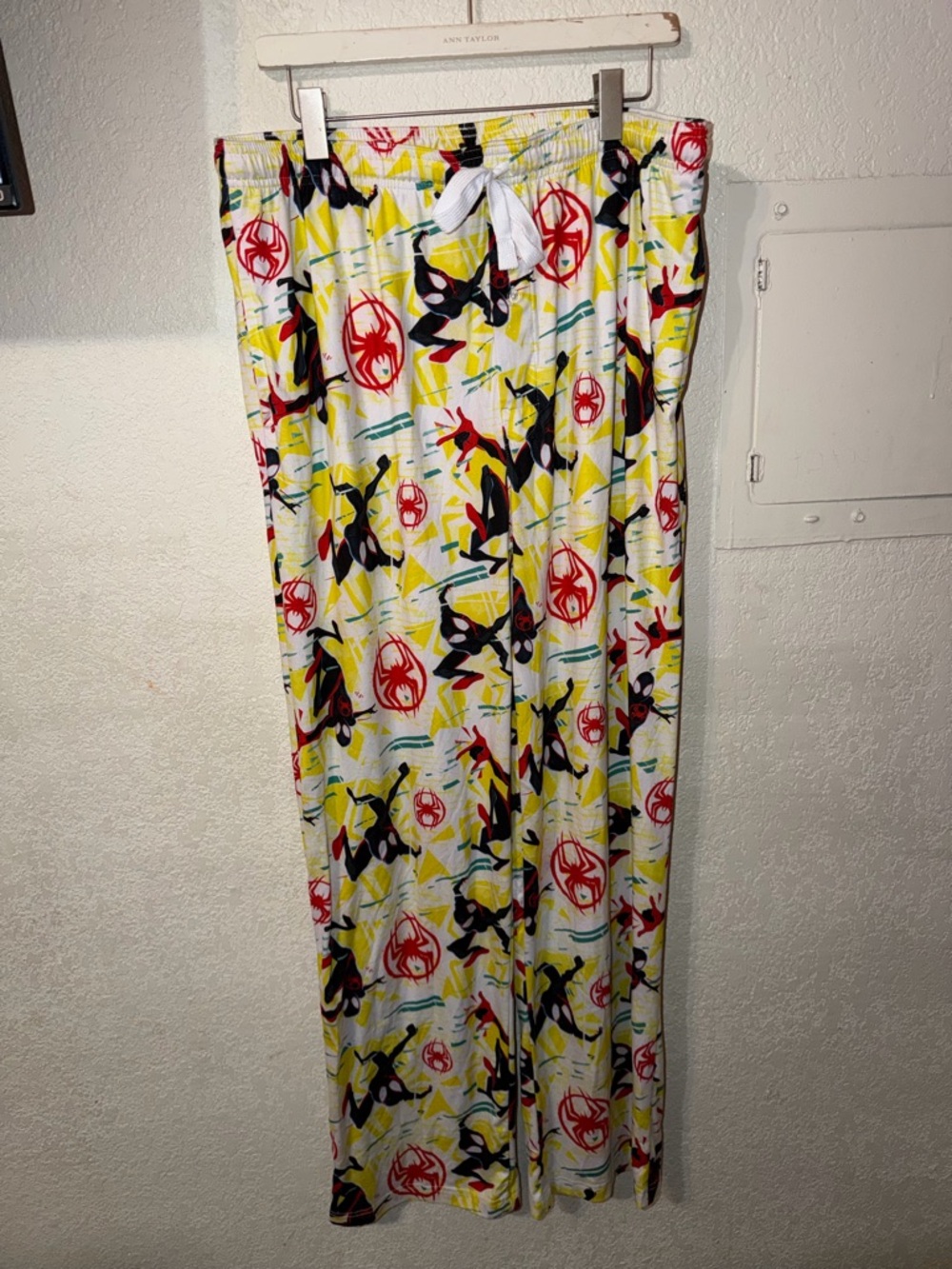 Men's Yellow Spider-Web Print Lounge Pants